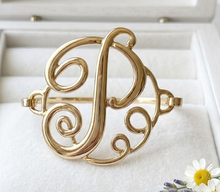 Fashion Initial Bracelet Letter "P" Goldtone